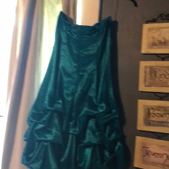Prom dress - Picture 2 of 2